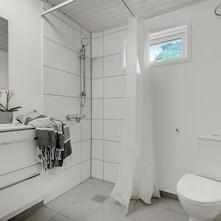 5 Bedroom Awesome In Vakantiehuis *