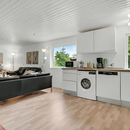 5 Bedroom Awesome In Vakantiehuis Fårvang