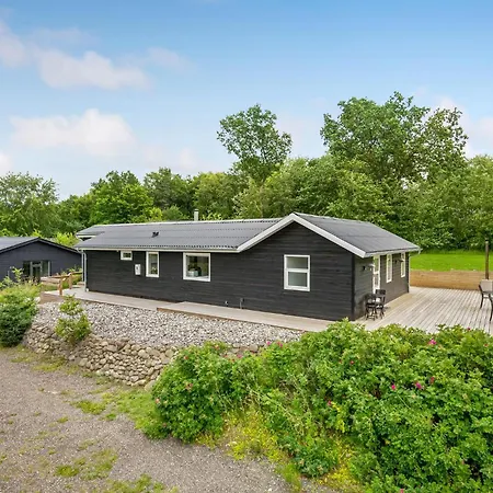 5 Bedroom Awesome In Fårvang