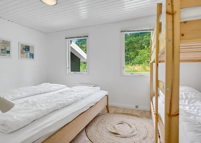 5 Bedroom Awesome In Дом отдыха *