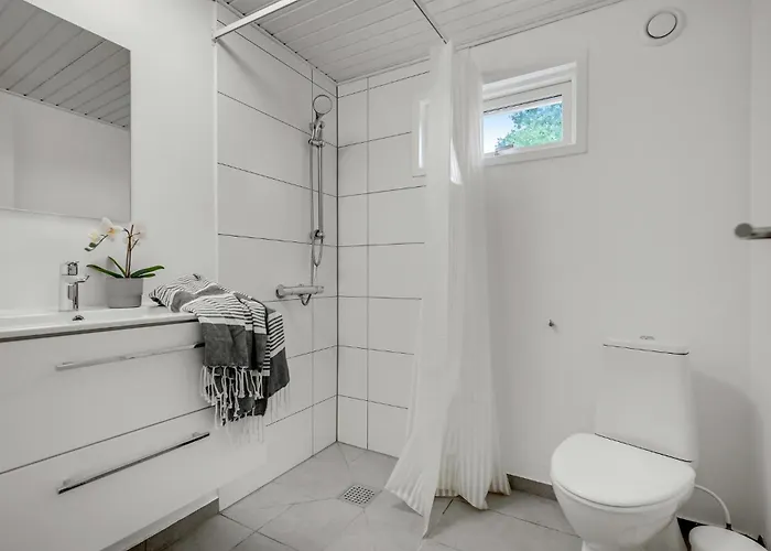 5 Bedroom Awesome In Дом отдыха *