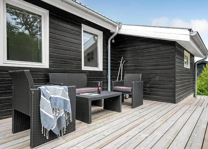 5 Bedroom Awesome In * Farvang