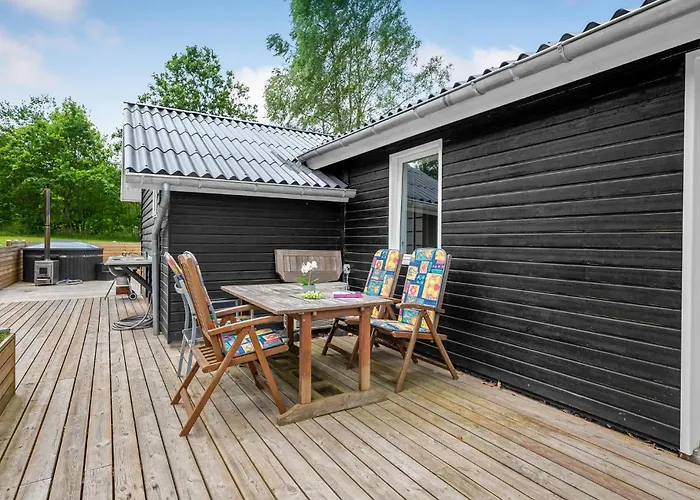 5 Bedroom Awesome In * Farvang