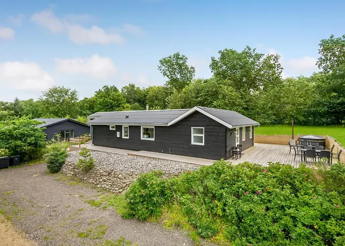 5 Bedroom Awesome In Farvang
